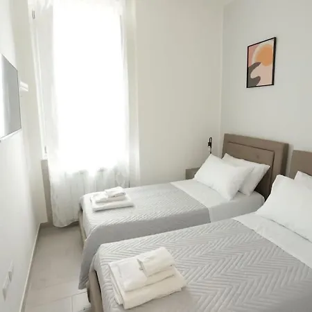 Santa Chiara Luxury House Daire *